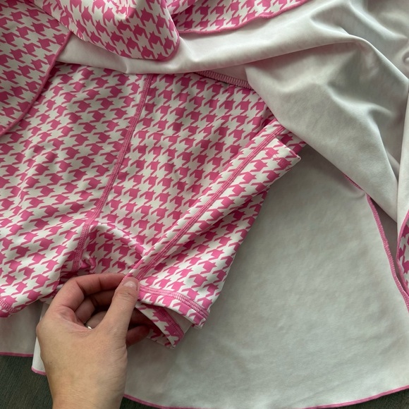 Halara Everyday High Waist Activity Skirt in Pink Houndstooth - Picture 5 of 6